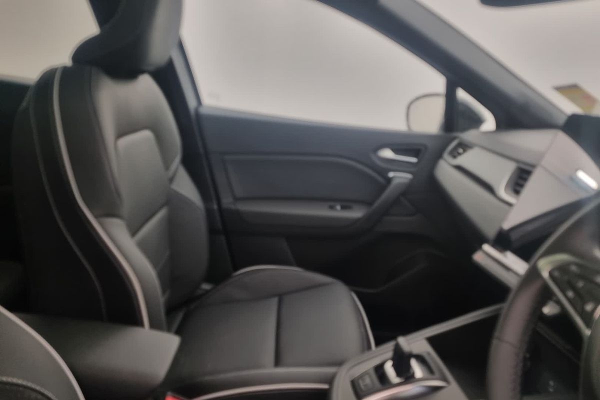 2025 Mitsubishi XE2E45