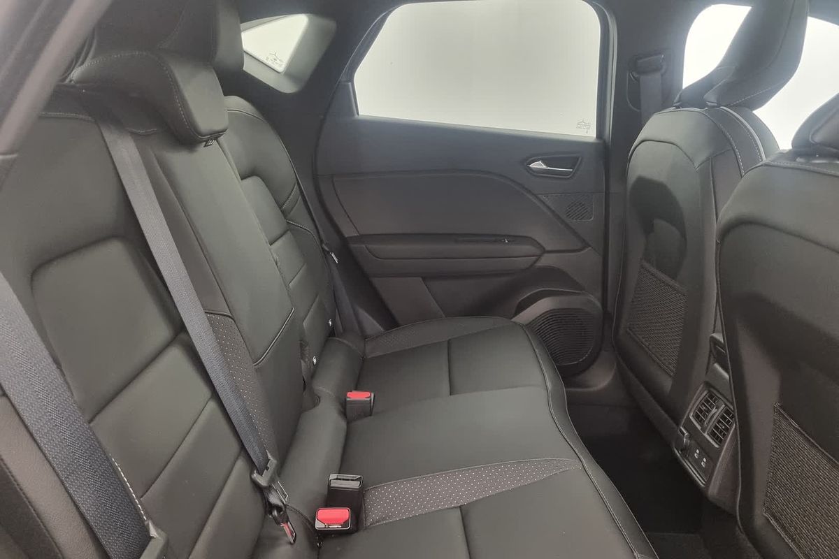 2025 Mitsubishi XE2E45