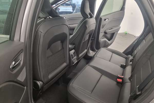 2025 Mitsubishi XE2E45