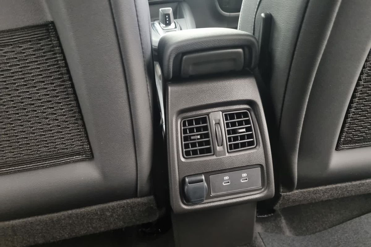 2025 Mitsubishi XE2E45