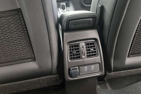 2025 Mitsubishi XE2E45