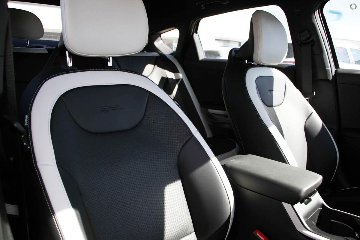 2025 Kia K4 GT-Line CL4m