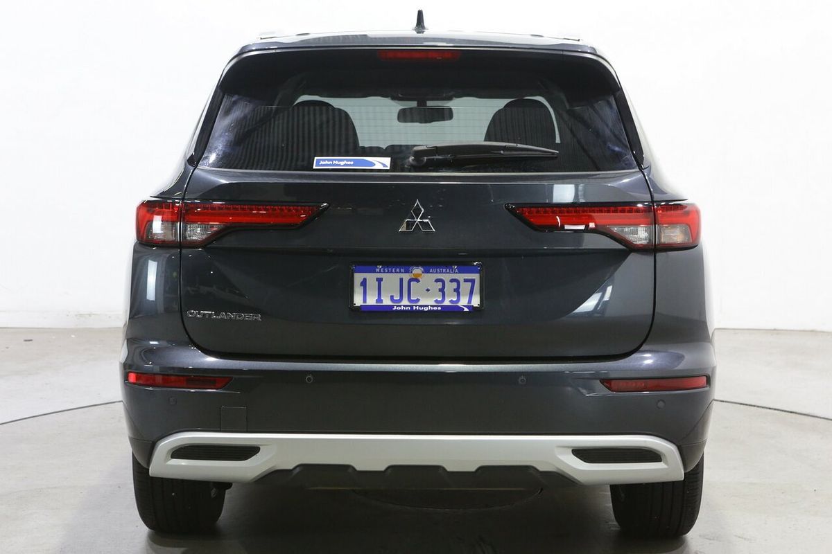 2024 Mitsubishi Outlander LS ZM