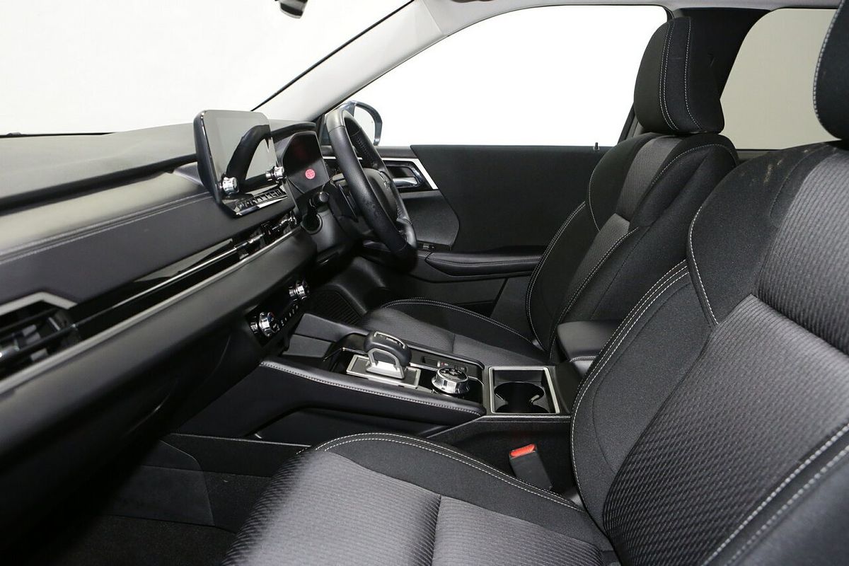 2024 Mitsubishi Outlander LS ZM