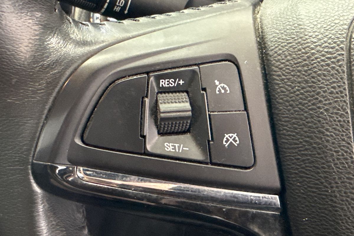 2016 Holden Ute SV6 BLACK EDITION VFII MY16 REAR WHEEL DRIVE