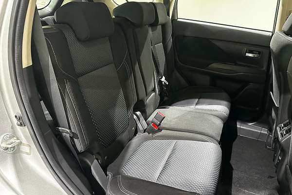 2021 Mitsubishi Outlander ES ZL