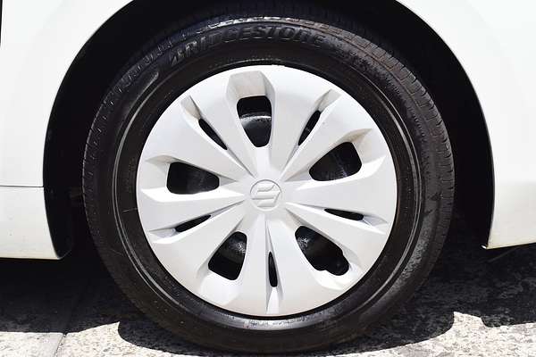 2024 Suzuki Swift Hybrid UZ