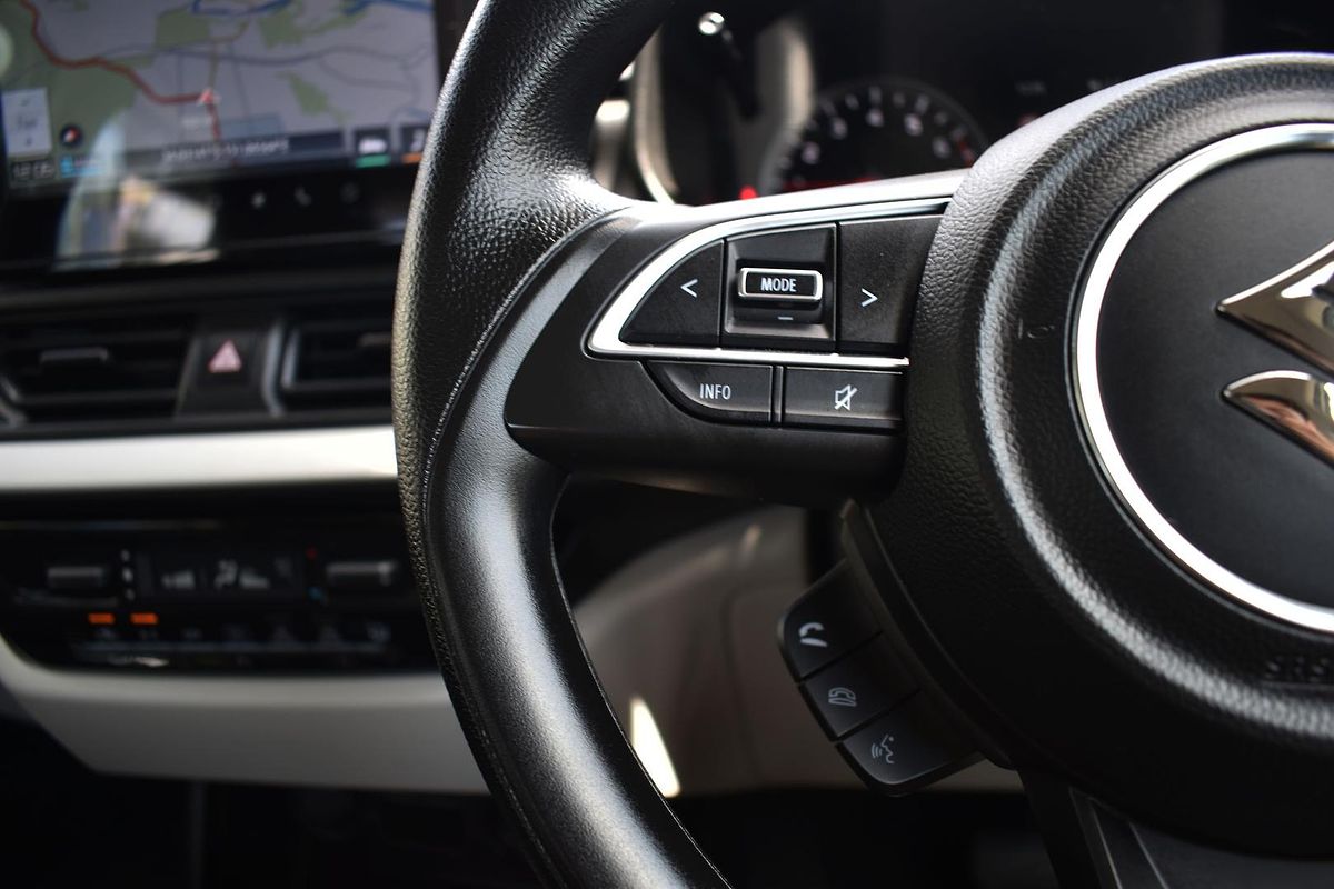 2024 Suzuki Swift Hybrid UZ