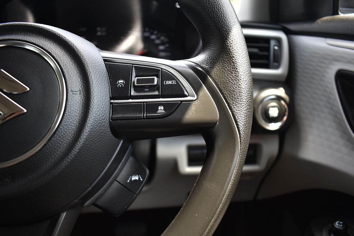 2024 Suzuki Swift Hybrid UZ