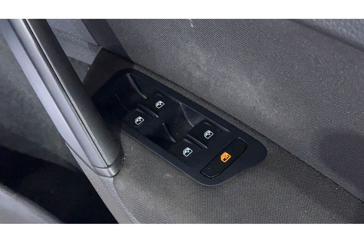 2016 Volkswagen Golf 92TSI Trendline 7