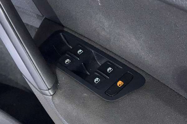 2016 Volkswagen Golf 92TSI Trendline 7