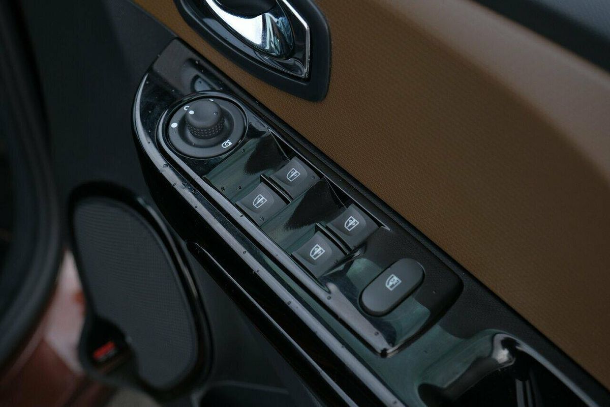 2014 Renault Clio Dynamique IV B98