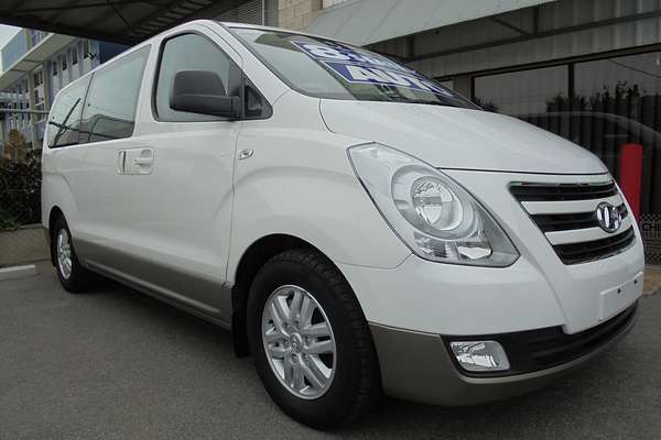 2017 Hyundai iMax TQ3-W Series II