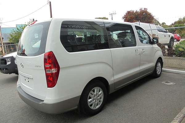 2017 Hyundai iMax TQ3-W Series II