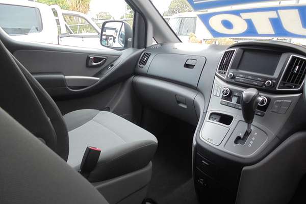 2017 Hyundai iMax TQ3-W Series II