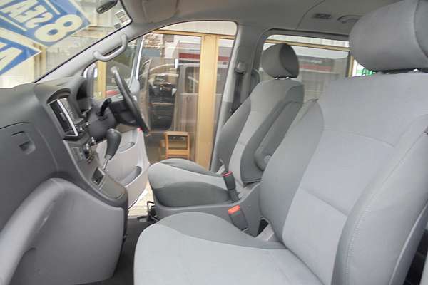 2017 Hyundai iMax TQ3-W Series II