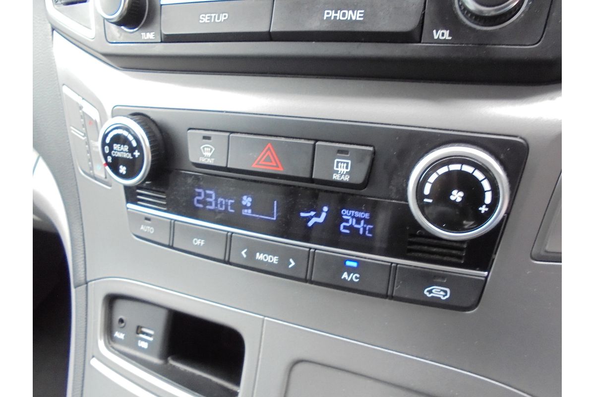 2017 Hyundai iMax TQ3-W Series II