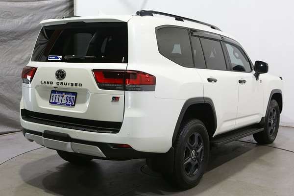 2024 Toyota Landcruiser GR Sport FJA300R