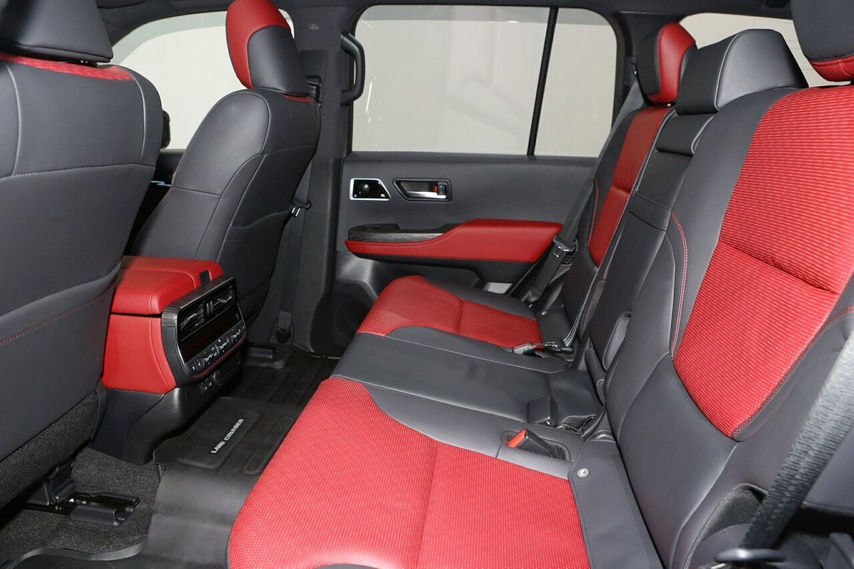 2024 Toyota Landcruiser GR Sport FJA300R