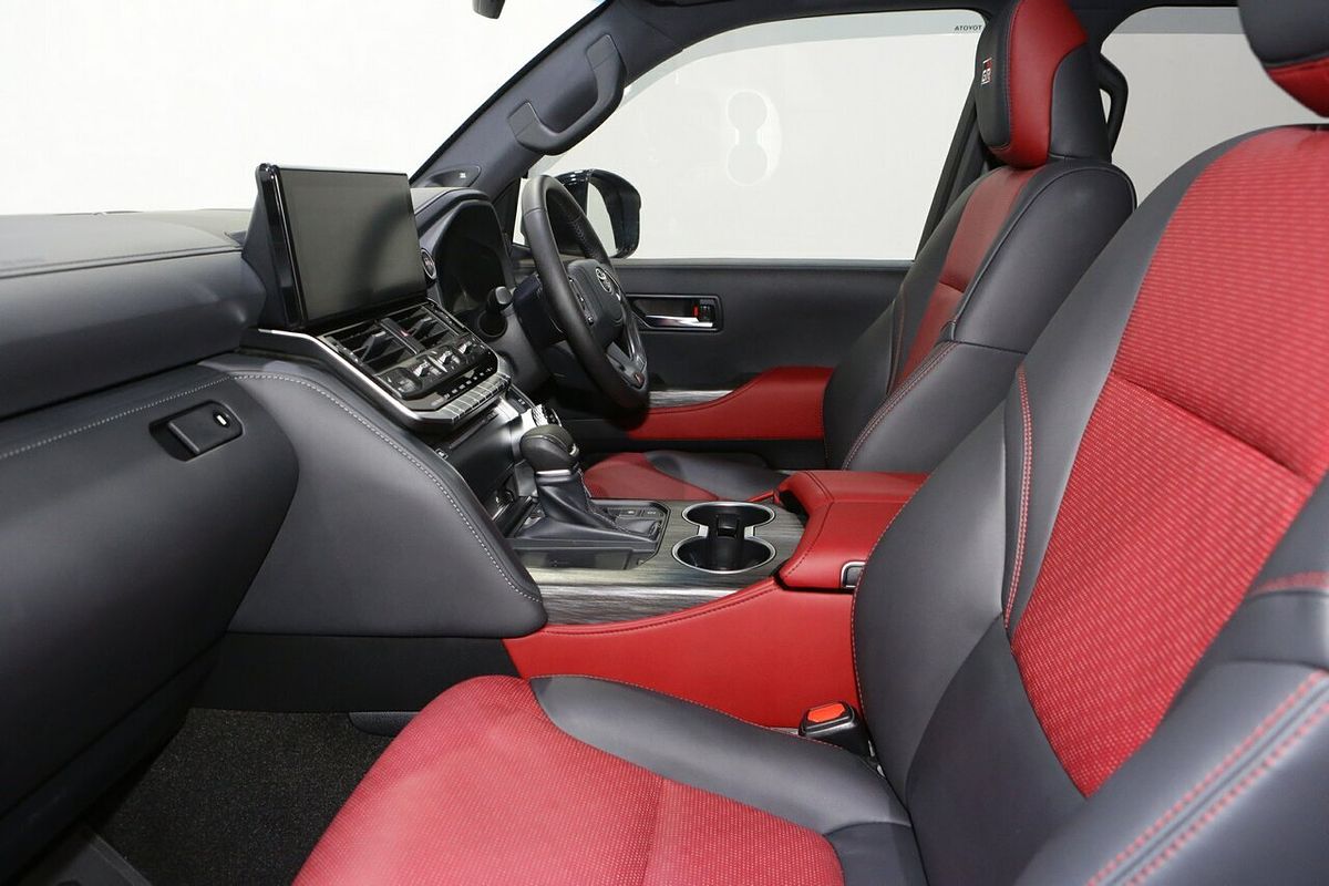 2024 Toyota Landcruiser GR Sport FJA300R