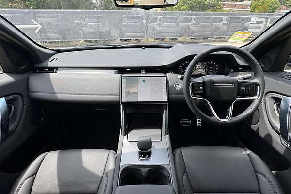 2025 Land Rover Discovery Sport P300e Dynamic SE L550