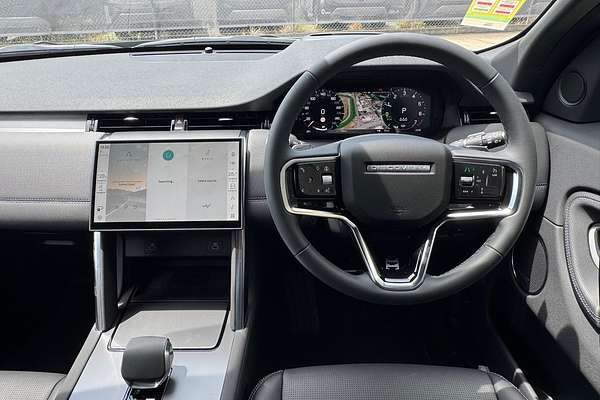 2025 Land Rover Discovery Sport P300e Dynamic SE L550