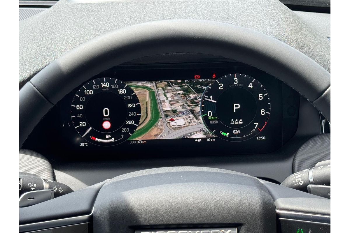 2025 Land Rover Discovery Sport P300e Dynamic SE L550