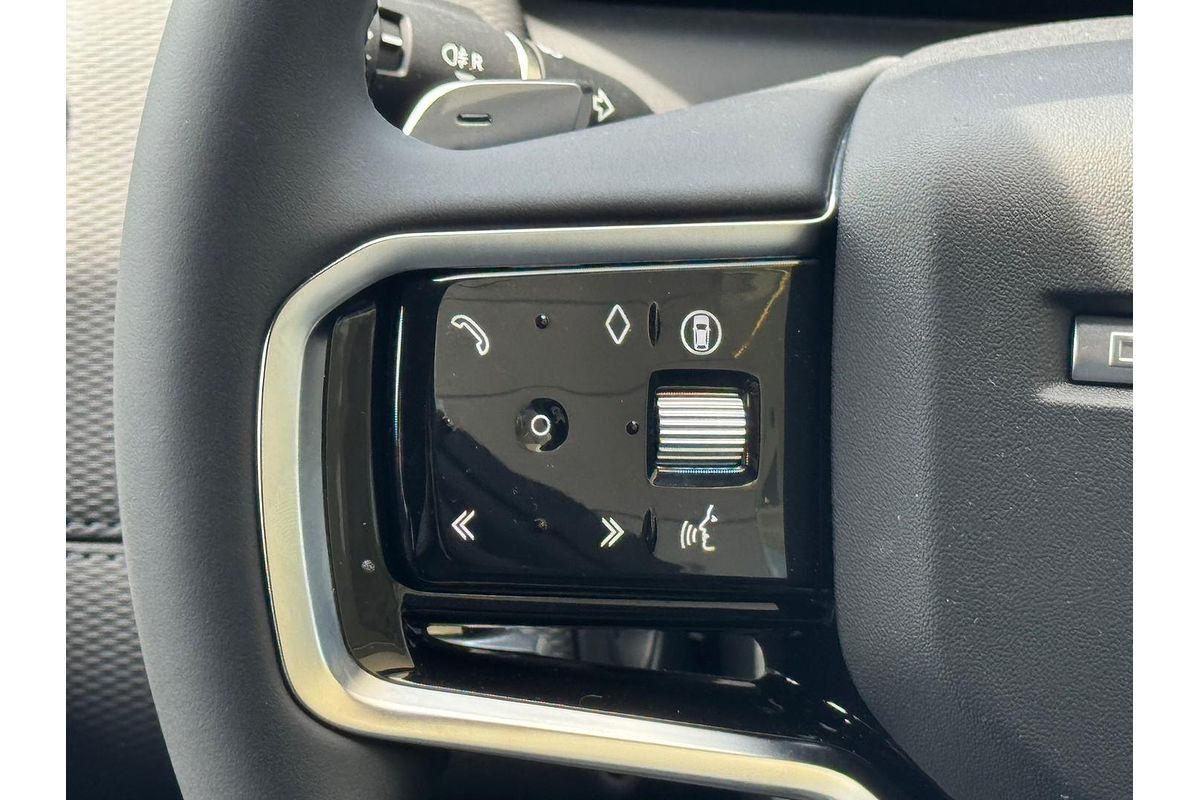 2025 Land Rover Discovery Sport P300e Dynamic SE L550