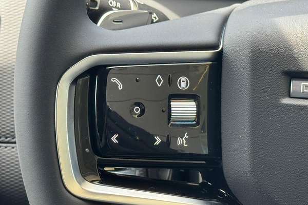 2025 Land Rover Discovery Sport P300e Dynamic SE L550