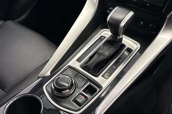 2017 Mitsubishi Pajero Sport GLS QE