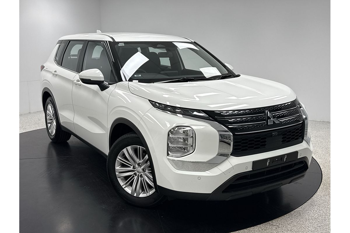 2023 Mitsubishi Outlander ES ZM