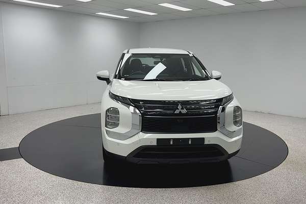 2023 Mitsubishi Outlander ES ZM