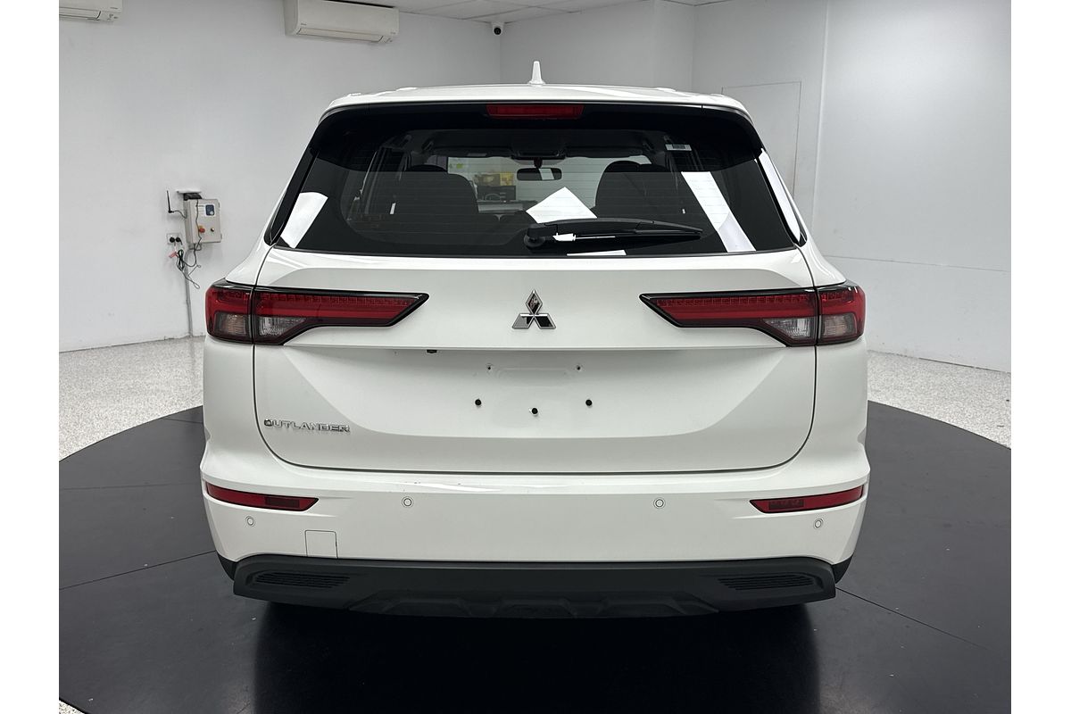 2023 Mitsubishi Outlander ES ZM