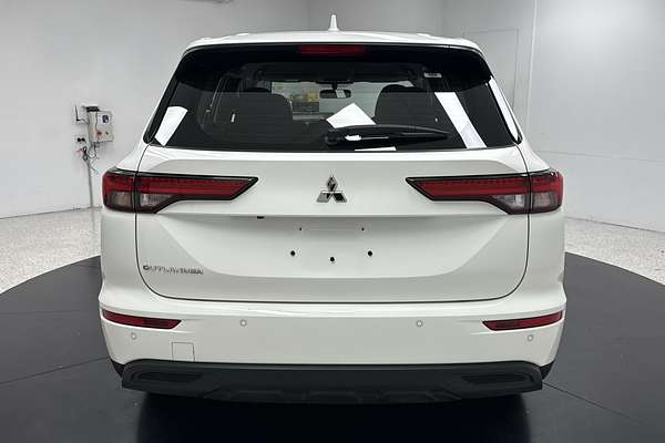 2023 Mitsubishi Outlander ES ZM