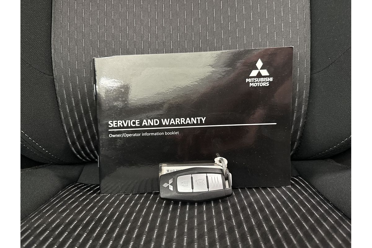 2023 Mitsubishi Outlander ES ZM