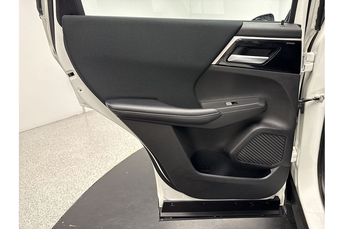 2023 Mitsubishi Outlander ES ZM