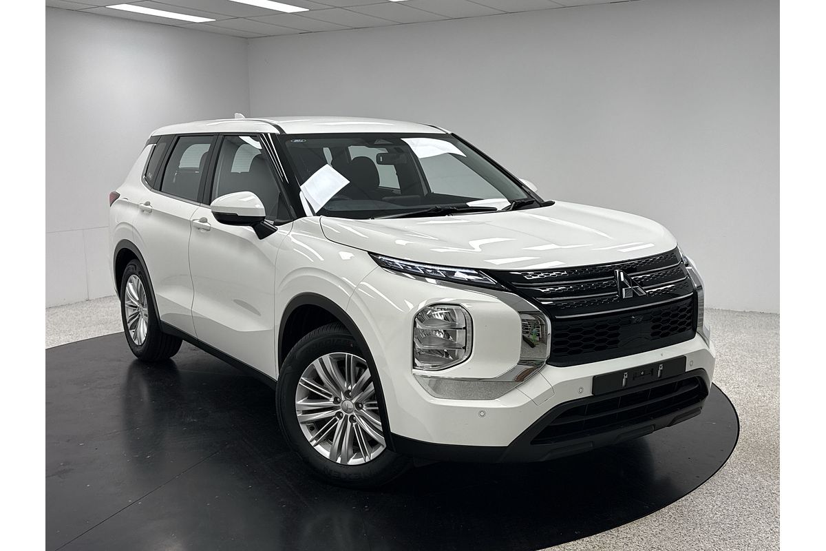 2023 Mitsubishi Outlander ES ZM