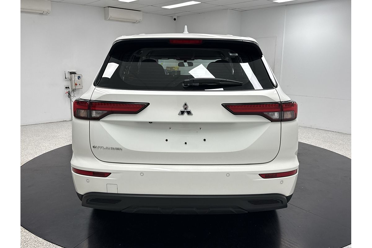2023 Mitsubishi Outlander ES ZM