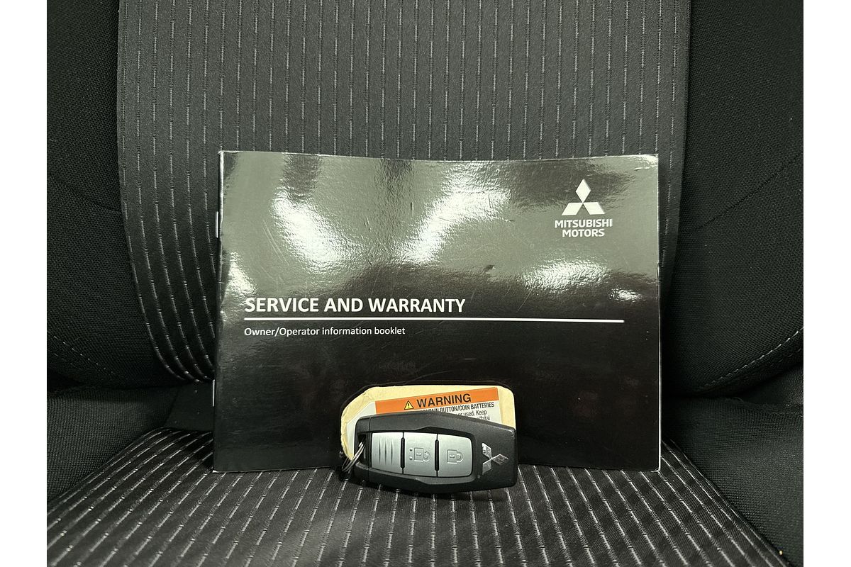 2023 Mitsubishi Outlander ES ZM