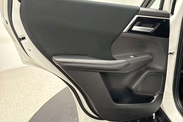 2023 Mitsubishi Outlander ES ZM