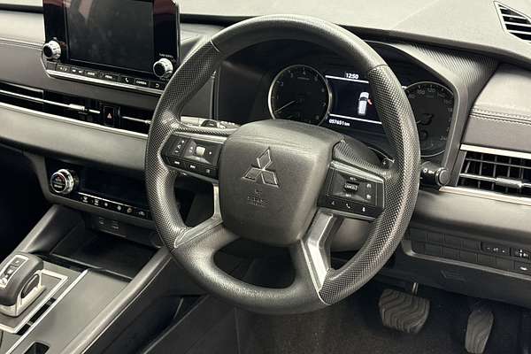 2023 Mitsubishi Outlander ES ZM