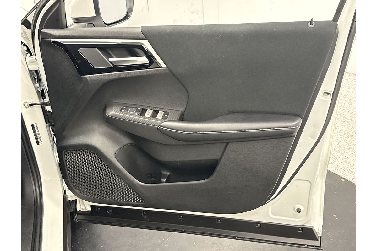 2023 Mitsubishi Outlander ES ZM