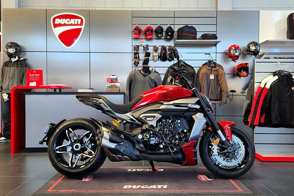 2026 Ducati XDIAVEL V4