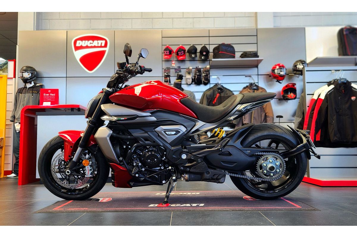 2026 Ducati XDIAVEL V4