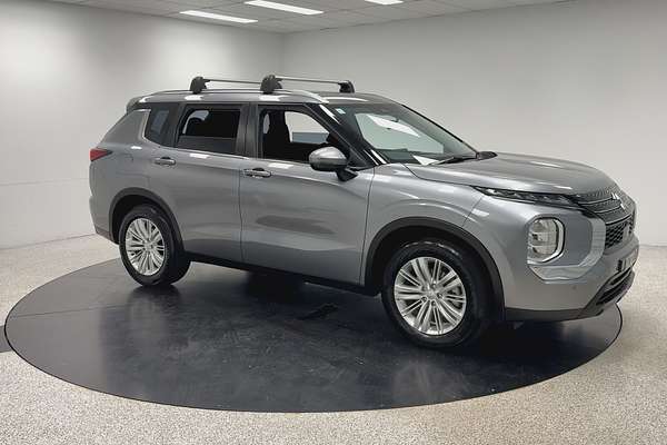 2022 Mitsubishi Outlander ES ZM