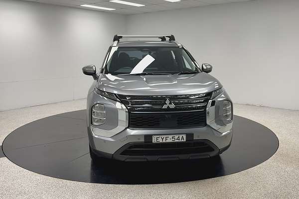 2022 Mitsubishi Outlander ES ZM