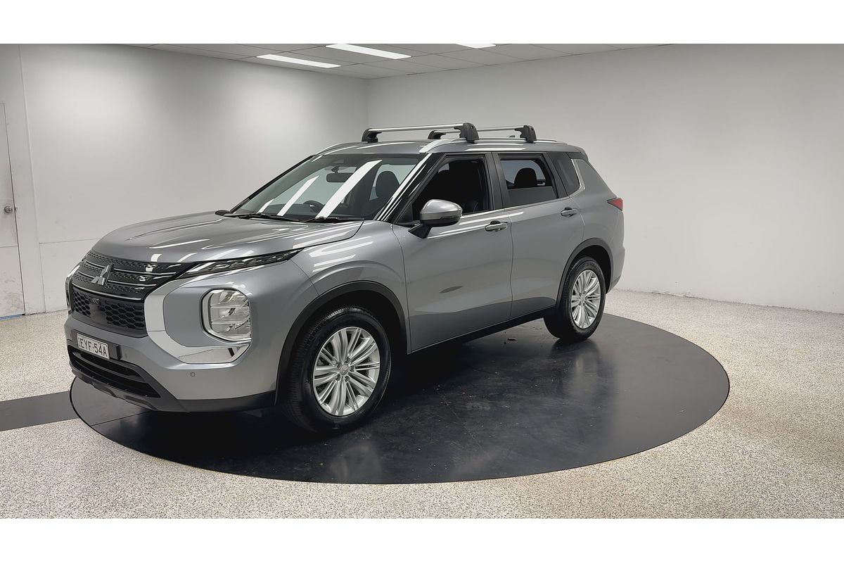 2022 Mitsubishi Outlander ES ZM