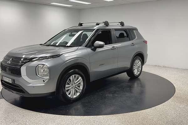 2022 Mitsubishi Outlander ES ZM