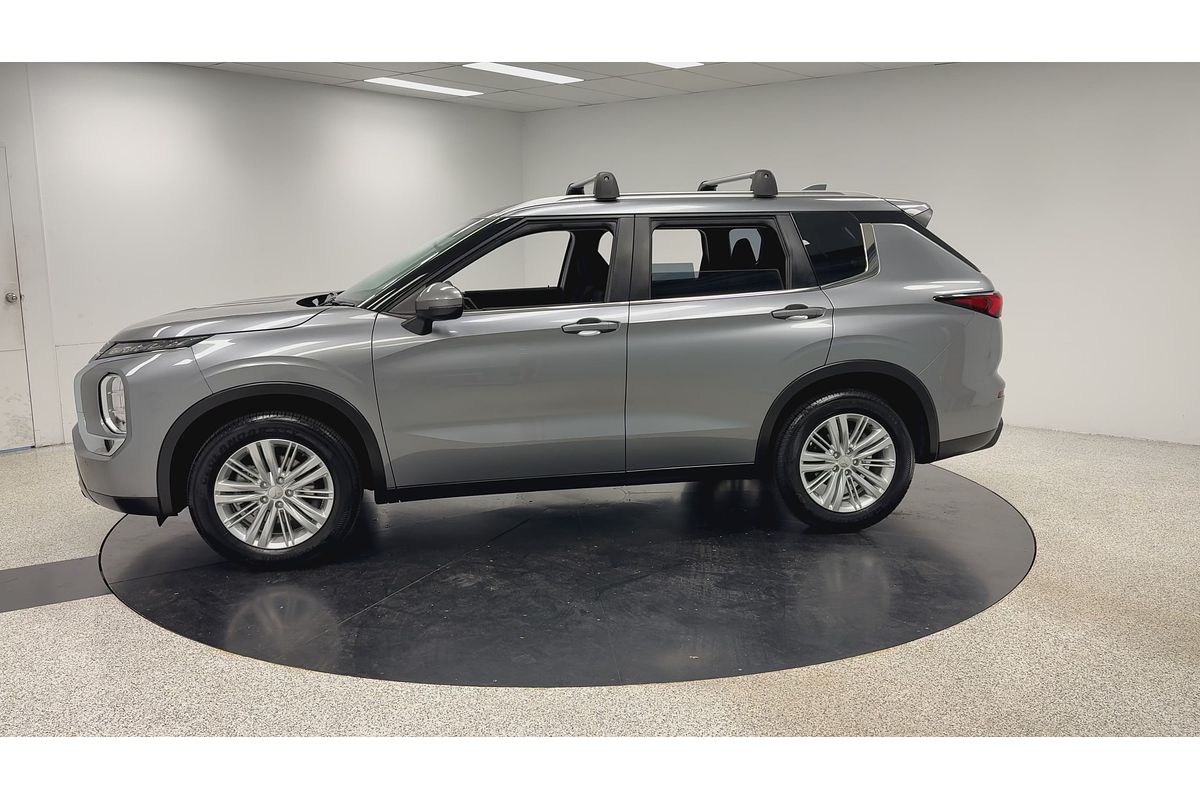 2022 Mitsubishi Outlander ES ZM