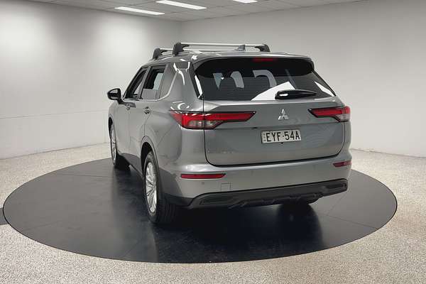 2022 Mitsubishi Outlander ES ZM